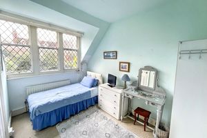 2a Preston Park Avenue